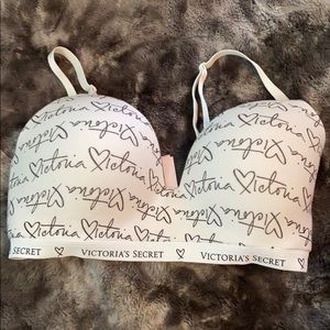 Victoria’s Secret t-shirt bra